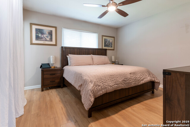 Image 15 of 29 For 6635 Spring Hollow