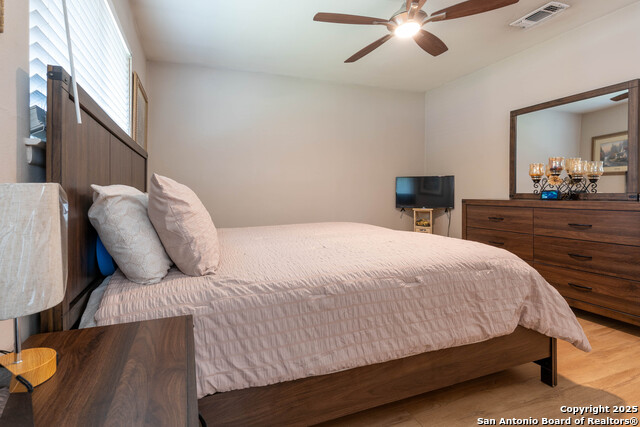 Image 17 of 29 For 6635 Spring Hollow