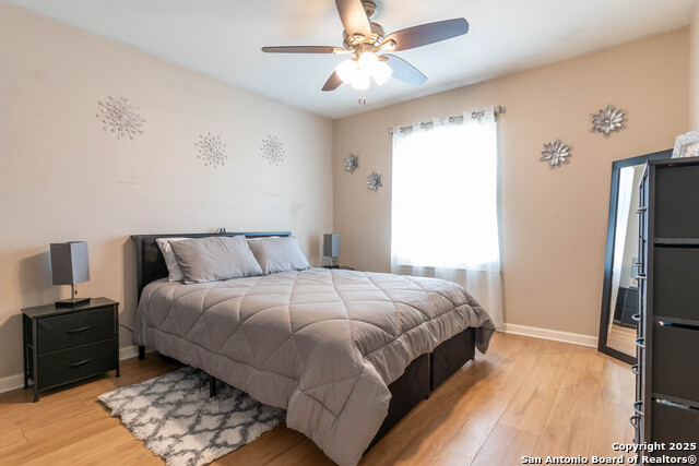 Image 20 of 29 For 6635 Spring Hollow