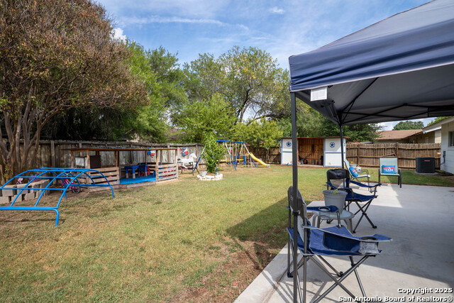 Image 25 of 29 For 6635 Spring Hollow