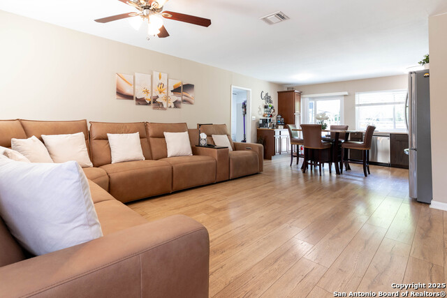 Image 6 of 29 For 6635 Spring Hollow