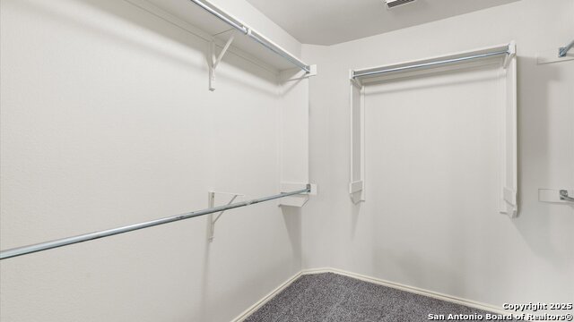 Listing photo id 14 for 5805 Black Diamond