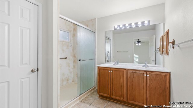 Listing photo id 15 for 5805 Black Diamond