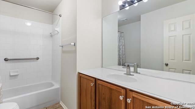 Listing photo id 16 for 5805 Black Diamond