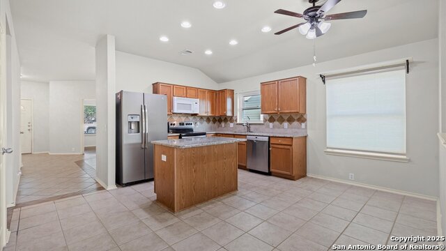 Listing photo id 4 for 5805 Black Diamond