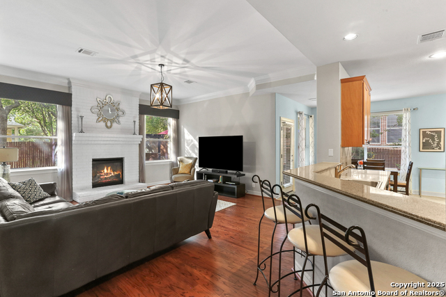 Image 10 of 44 For 18515 Rogers Place