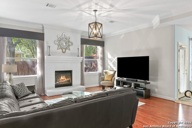 Image 11 of 44 For 18515 Rogers Place