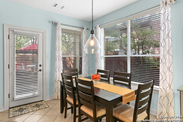 Image 18 of 44 For 18515 Rogers Place