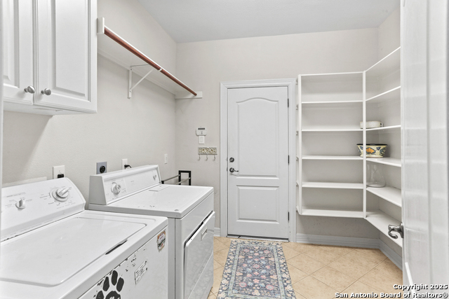 Image 19 of 44 For 18515 Rogers Place