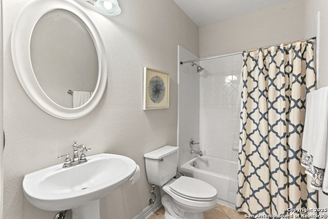 Image 22 of 44 For 18515 Rogers Place