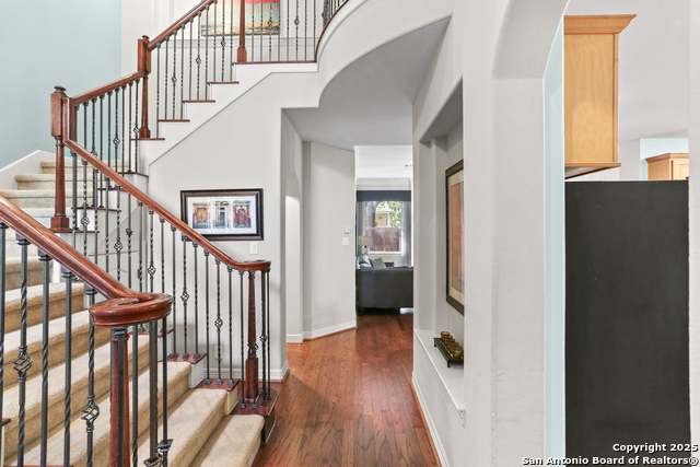 Image 6 of 44 For 18515 Rogers Place