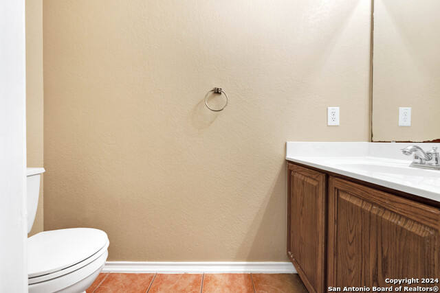 Listing photo id 10 for 10803 Marot Field