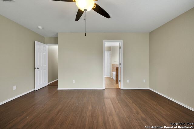 Listing photo id 12 for 10803 Marot Field