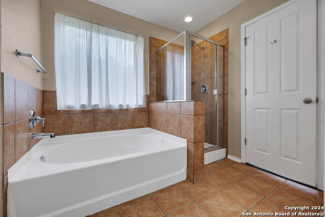 Listing photo id 14 for 10803 Marot Field