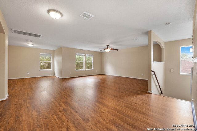 Listing photo id 15 for 10803 Marot Field