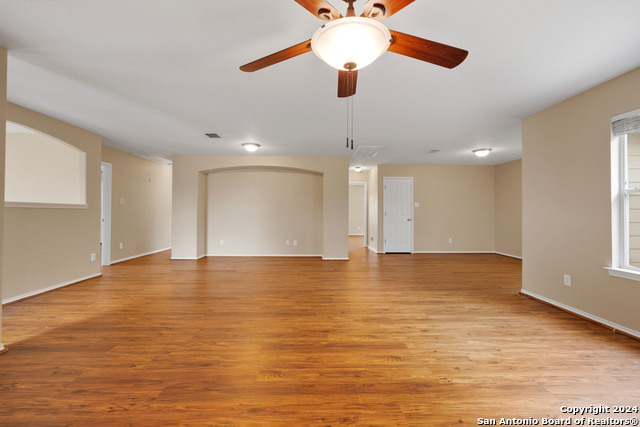 Listing photo id 16 for 10803 Marot Field