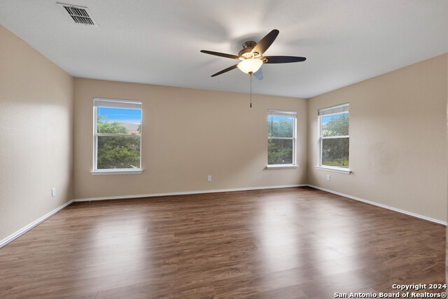 Listing photo id 17 for 10803 Marot Field