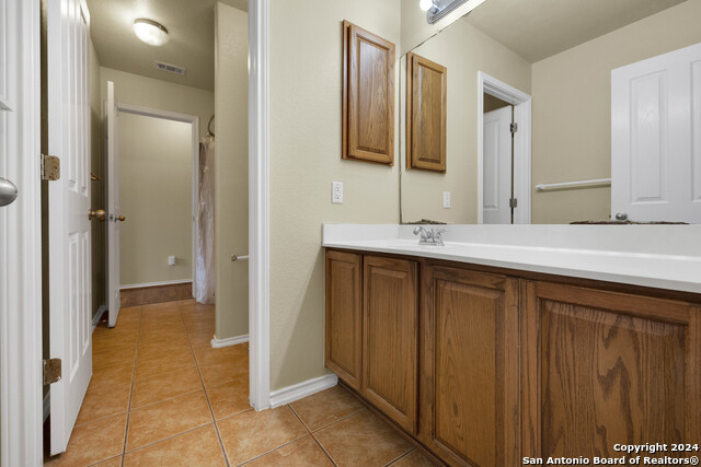 Listing photo id 19 for 10803 Marot Field