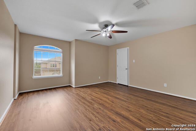 Listing photo id 21 for 10803 Marot Field