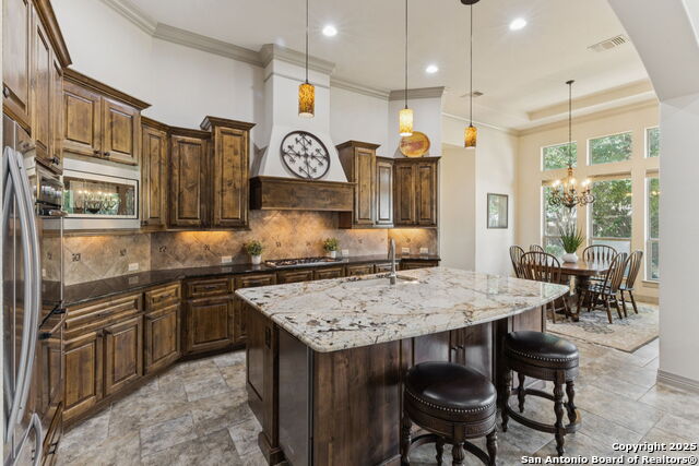 Listing photo id 12 for 211 Granville Way