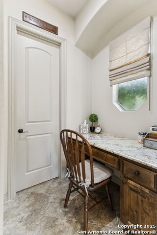 Listing photo id 15 for 211 Granville Way