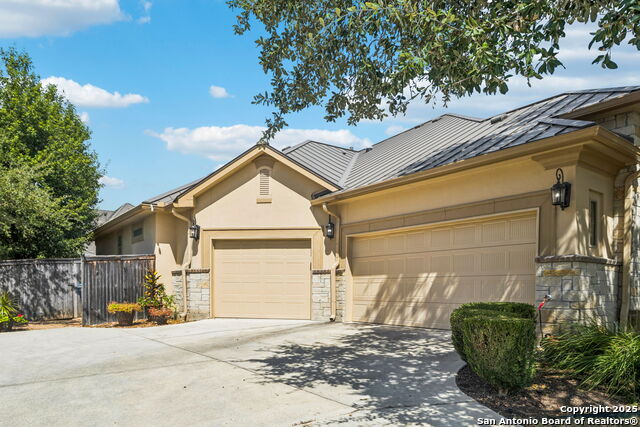 Listing photo id 1 for 211 Granville Way