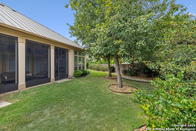 Listing photo id 32 for 211 Granville Way