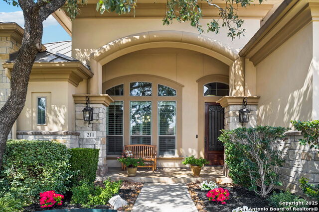 Listing photo id 2 for 211 Granville Way
