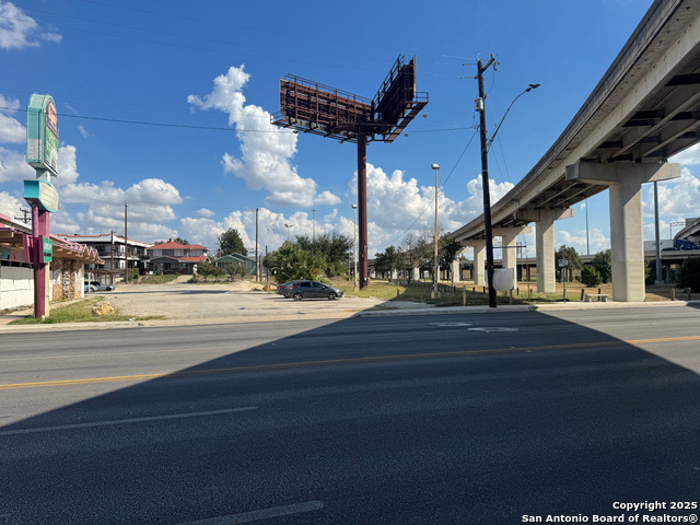 Details for 1418 Broadway, San Antonio, TX 78215
