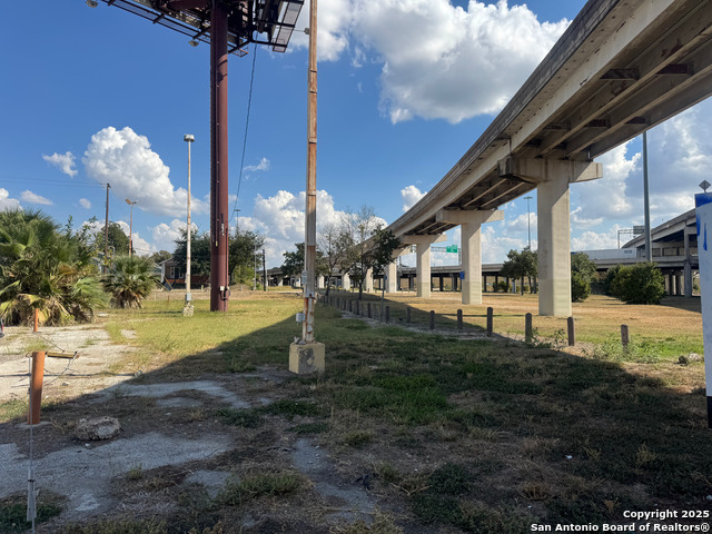 Listing photo id 1 for 1418 Broadway