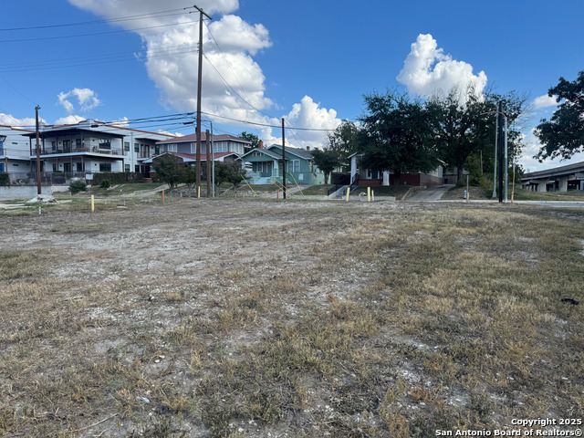 Listing photo id 5 for 1418 Broadway