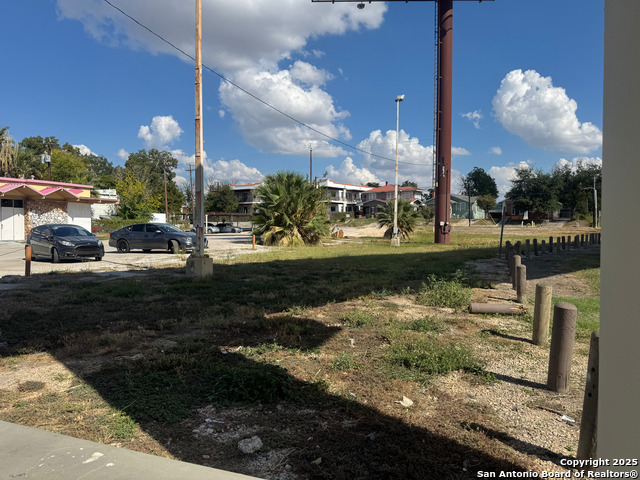 Listing photo id 6 for 1418 Broadway