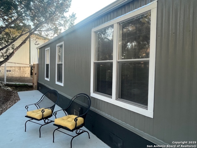 Image 2 of 43 For 805 Lakeview Loop