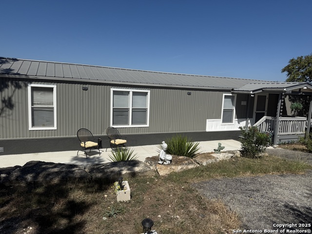 Image 3 of 43 For 805 Lakeview Loop