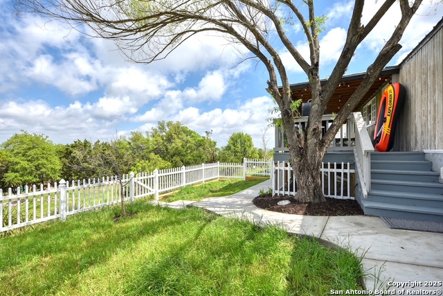 Image 31 of 43 For 805 Lakeview Loop