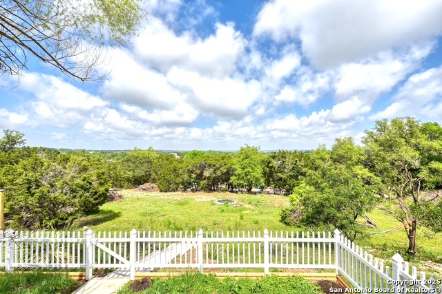 Image 32 of 43 For 805 Lakeview Loop