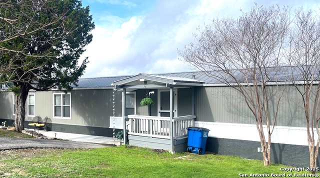 Image 36 of 43 For 805 Lakeview Loop