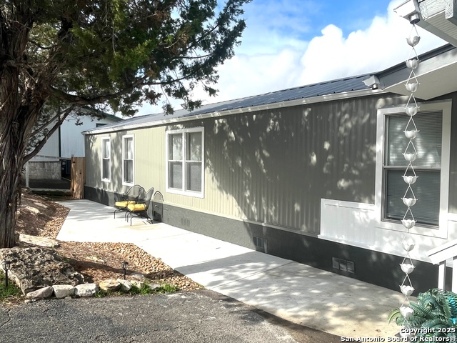 Image 37 of 43 For 805 Lakeview Loop