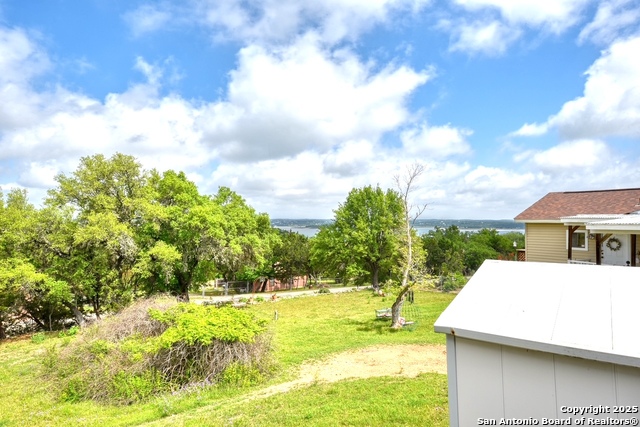 Image 40 of 43 For 805 Lakeview Loop