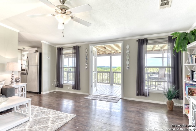 Image 6 of 43 For 805 Lakeview Loop