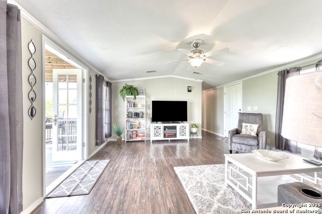 Image 7 of 43 For 805 Lakeview Loop