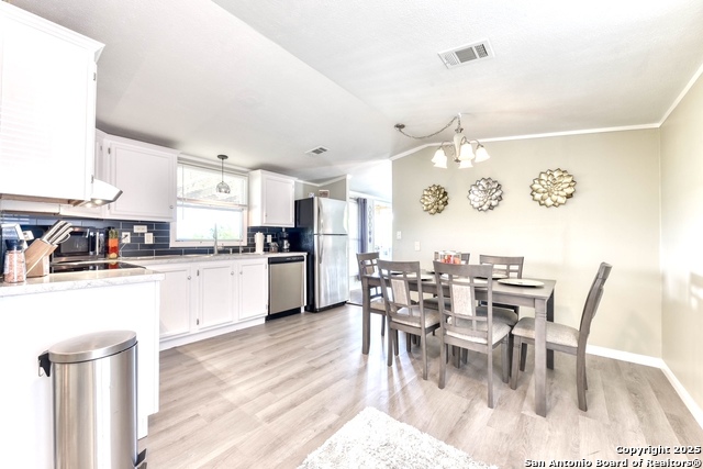 Image 9 of 43 For 805 Lakeview Loop