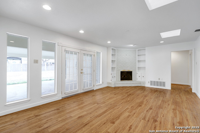 Image 6 of 28 For 621 Sunhaven Dr