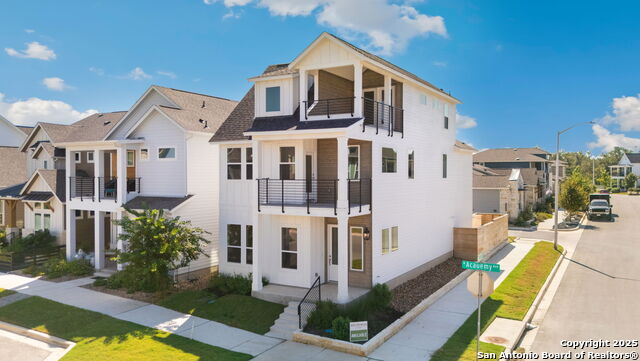 Details for 895 N Academy, New Braunfels, TX 78130