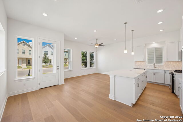 Image 3 of 16 For 895 N Academy