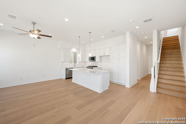 Image 5 of 16 For 895 N Academy