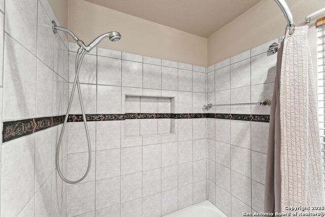 Image 14 of 32 For 215 Bonner Blvd