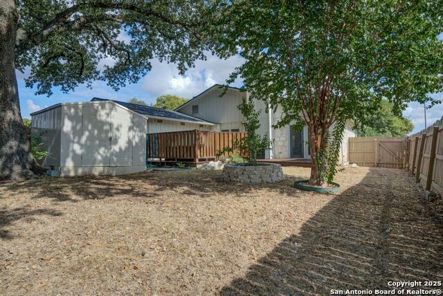 Image 26 of 27 For 13703 Stony Forest Dr