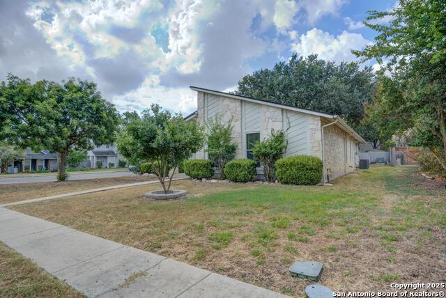 Image 3 of 27 For 13703 Stony Forest Dr