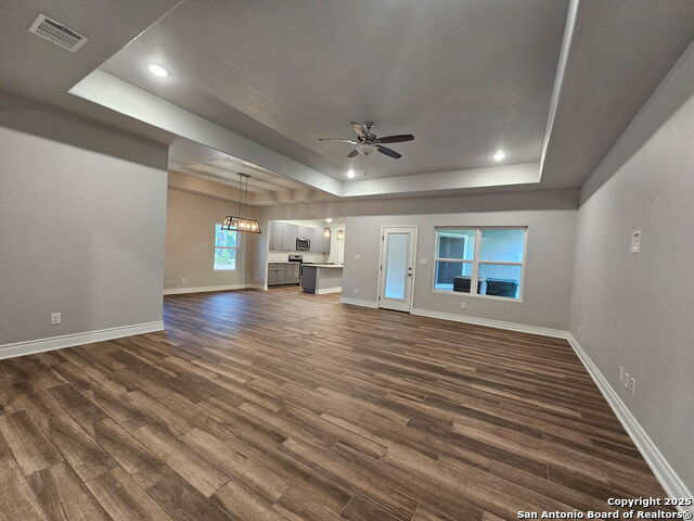 Listing photo id 2 for 102 Lemonwood Ave